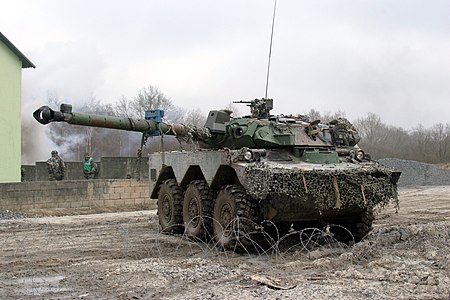 AMX-10RC 1-го полка спаги на манёвре.