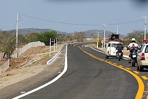 Passar pelos 19 quilômetros da BA-233 que liga...