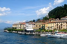Bellagio, on the shores of Lake Como Bellagio dal traghetto - panoramio.jpg