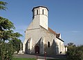 Façade de l'église et clocher octogonal.