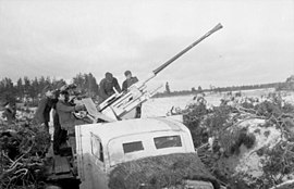 3,7 cm FlaK 43 установленное в кузове грузового автомобиля на Советско-германском фронте, 1943 год.