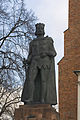 Statue de Boleslas Ier de Pologne, en face de la cathédrale.