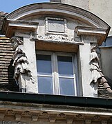 Façade sur la rue des Forges, détail.