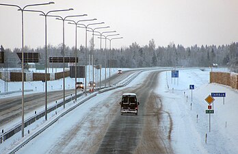 Riksväg 2 utanför Mäo.