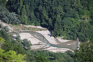 笠新道から見下ろす蒲田川の左俣谷、岐阜県高山市（2016年7月19日）