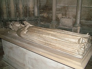 Gisant de Clémence de Hongrie dans la nécropole royale de la basilique de Saint-Denis.