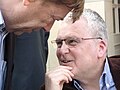 Der Schwulenbeauftrage des Landes Niedersachsen, Hans Hengelein (rechts) im Gespräch mit Harald Härke, „Personalmanager“ der Stadt Hannover