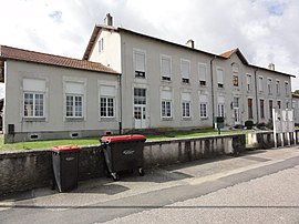The town hall and school in Haraucourt