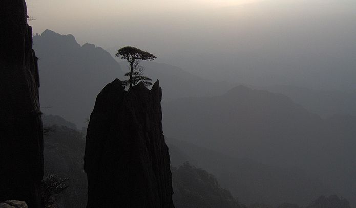 黄山 at dusk