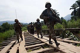 Les casques bleus Sud-africains de la Brigade d'intervention de la MONUSCO en patrouille dans la localite de Pinga, Nord Kivu (15486288567).jpg