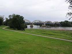 Muides-sur-Loire (Loir-et-Cher) pont sur la Loire.JPG