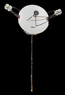 Reconstructed full-scale mock-up Pioneer 10 / 11 spacecraft at the National Air and Space Museum NASM-NASM2016-00083.jpg