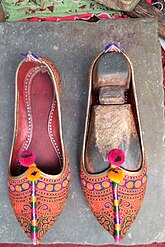 Pair of Pakistani Rural shoe.JPG