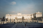 Plaza de la Armería et la façade sud du palais royal de Madrid