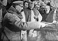 Józef Piłsudski recevant la boulava en 1920.