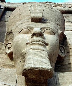 Estátua de Ramsés em Abu Simbel