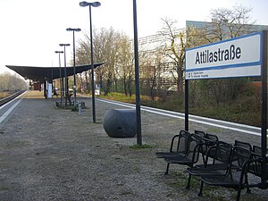 S-Bahnhof Attilastraße 2.JPG