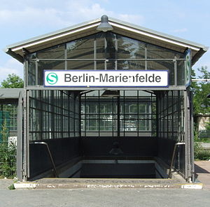S-Bhf Marienfelde Zugang.jpg