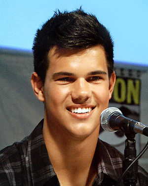 English: Taylor Lautner at 2009 Comic-Con Inte...