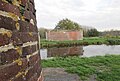 Vestiges du pont de chemin de fer au-dessus du canal en 2017.