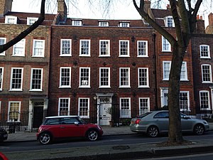 Prime case georgiane su Church Row, Hampstead (1729) una delle più belle strade georgiane di Londra.