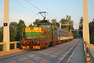 A train on Bechyně most