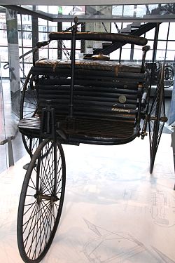 Originaler Benz Patent-Motorwagen Nummer 1 im Deutschen Museum München