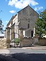 Vue sud-est, monument aux morts et entrée du cimetière (sept. 2012)