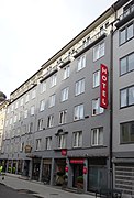 Hotellbygg i Dronningens gate 21 oppført 1927 som kontorbygg