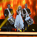 Emmelie de Forest fremfører "Only Teardrops" ved Eurovision Song Contest 2013.