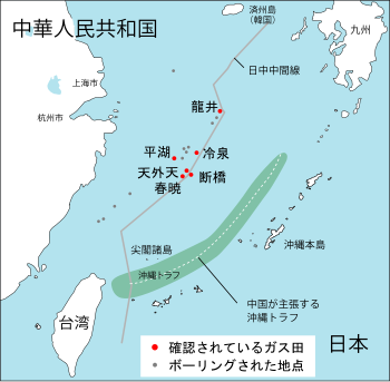 Location of the confirmed gas fields (red dots) near the Median Line between China and Japan: Chun Xiao (Chunxiao) / Bai Hua (Shirakaba), Duan Qiao (Duanqiao) / Nan (Kusu), Leng Quan (Lengquan) / Jie Geng (Kikyo), Tian Wai Tian (Tianwaitian) / Jian (Kashi), Long Jing (Longjing) / Yi Kuai (Asunaro) East China sea digging map.svg