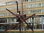 Galileo (1996) auf dem Piano-See am Atrium Tower am Potsdamer Platz in Berlin-Tiergarten