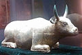 Покрита позолотою бронзова фігура бика