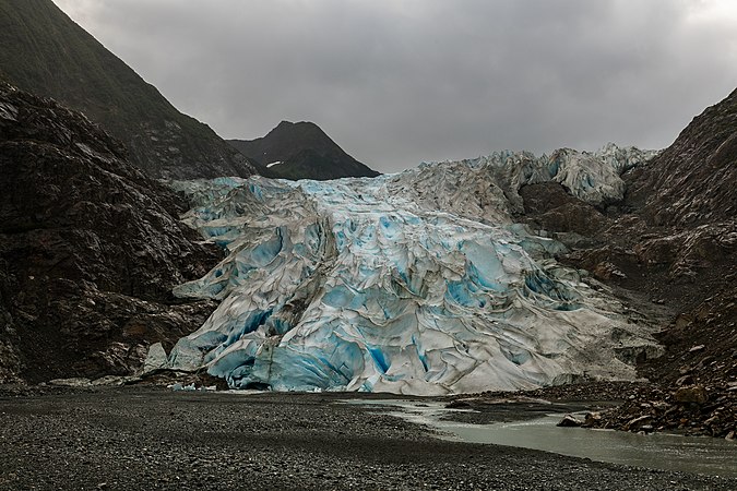 座落美國阿拉斯加州海恩斯的戴維森冰川（英语：Davidson Glacier）於1867年被發現，後成為當地的著名景點。