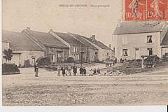 Heuilley-Cotton, la place principale