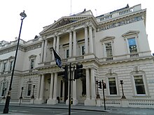 Front entrance of 116 Pall Mall Institute of Directors 4 December 2011.jpg