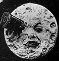 Een afbeelding van het "Mannetje in de Maan" uit de film Le voyage dans la lune uit 1902.