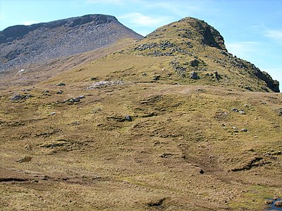 Blick von der Einsattelung hinauf zum Nordostgrat des Cranstackies