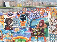 Mur de tags au Forum de Barcelone (détail)