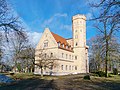 Einzeldenkmale der Sachgesamtheit Schloss und Rittergut Pomßen: Schloss, Einfriedungsmauern des Parks sowie Kavalierhaus im Park (siehe auch Obj. 08965857, Schloßstraße 1–8)