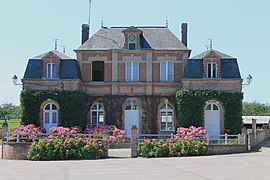 The town hall in Saint-Pierre-Azif