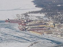 Ships in Sturgeon Bay crop.jpg