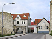 Skolporten ringmuren Visby.jpg