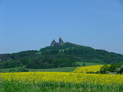 vrch Trosky a věže hradu: Baba a Panna