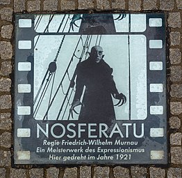 Max Schreck incarne le comte Orlock dans Nosferatu le vampire réalisé par Friedrich Murnau (1922).