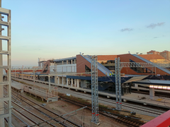 Вид на вокзал и платформы, сентябрь 2023 г.