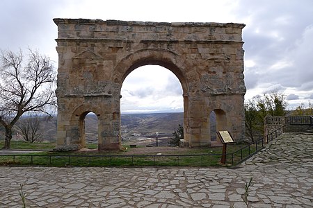 Arco de Medinaceli (?), em Medinaceli, Espanha, do século I, o único arco triunfal romano na Península Ibérica.
