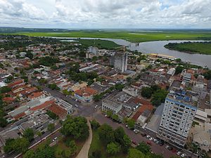 Vista parcial da cidade e do Rio Paraguai.