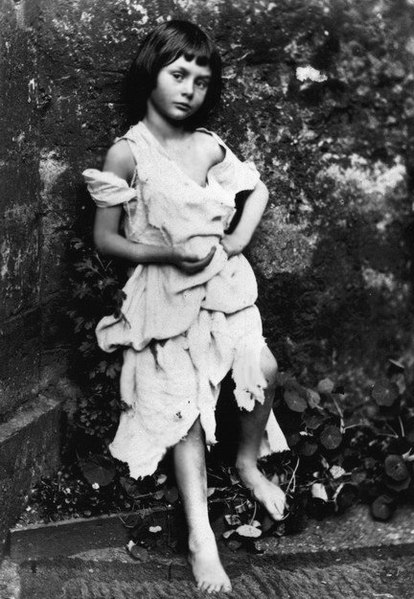 Алиса Лидделл. Фото Л.Кэрролла. Источник "Википедия"
