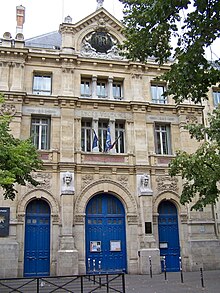 שער הכניסה לתיכון וולטר בפריז